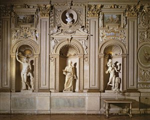Galleria di Carracci, Gilded Stuccoed Wall Decoration with Marble Sculpture (detail)