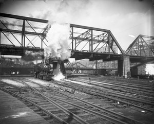 The Pennsylvania Limited arriving at Union Station, Chicago, Illinois, USA, c.1900 (b/w photo) by Barnes and Crosby
