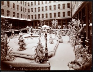 Courtyard of the Park Avenue Hotel