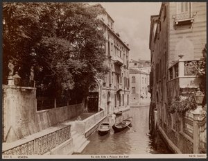 Rio delle Erbe and Palazzo Van-Axel