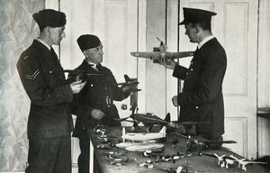 RAF Personnel Learning to Identify Aircraft During the Second World War