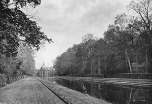 The Long Canal and Pavilion