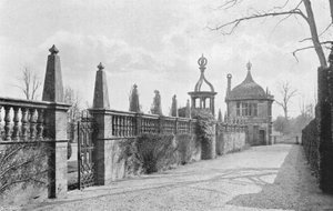 The South Walk Outside the Forecourt