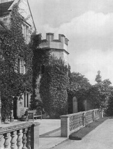 To the Privy Garden