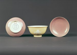 Circular Bowl, Chien Lung Period by Chinese School