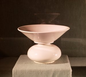 Porcellaneous spittoon, from Xian, Shaanxi, Tang Dynasty (618-907 AD)