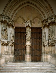 View of the portal of the Chartreuse of Champmol. It is decorated with five sculptures made by Sluter Claus (circa 1350 around 1405): the Virgin, the Duke and Duchess of Burgundy, Saint John the Baptist and Saint Margaret. 1386-1401. Dijon (Gold Cote)