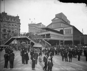 Manhattan entrance to Brooklyn Bridge, New York, c.1905