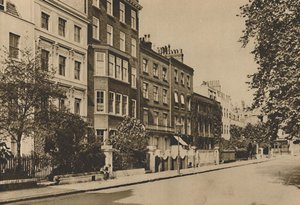 Kensington Square Which Still Preserves The Peace of Two Centuries