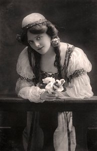 Maie Ash, actress, 1900s by Dover Street Studios