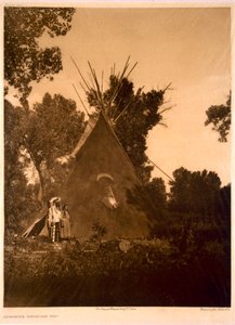 Apsaroke Medicine Tipi
