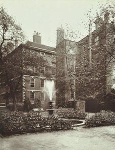Middle Temple, Fountain Court