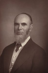 Mr Leonard Courtney