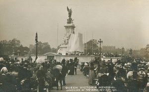 Queen Victoria Memorial, unveiling by the King, 16 May 1911