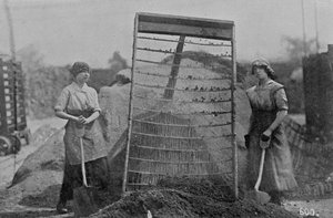 Riddling Cinders, War Office Photographs, 1916