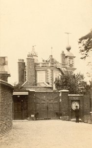 The Greenwich Observatory and galvanic clock