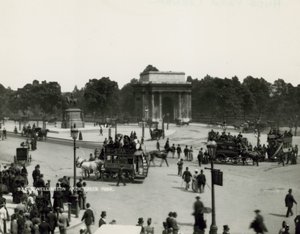Wellington Arch, Green Park by English Photographer
