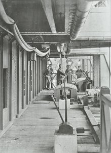 Woolwich Ferry: North Pontoon Hydraulic Lever Platform, 1896