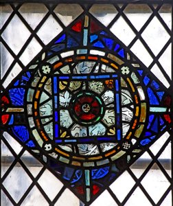 Window s4 depicting a reset geometric panel by English School