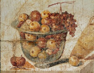 Glass bowl with fruit by Erich Lessing