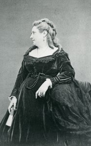 Marie Daubrun by Etienne Carjat