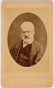 Victor Hugo Facing