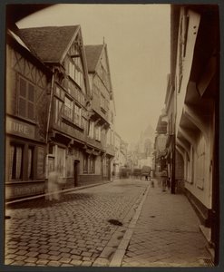 Beauvais, Impasse de la Manufacture by Eugène Atget