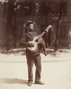 Guitar player, Paris
