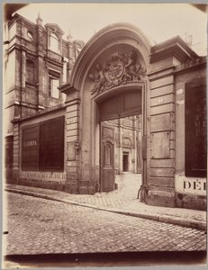 Hôtel Lamoignon, 24 rue Pavée by Eugène Atget