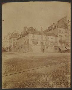 Lavieuville Hotel, Quai des Celestins by Eugène Atget