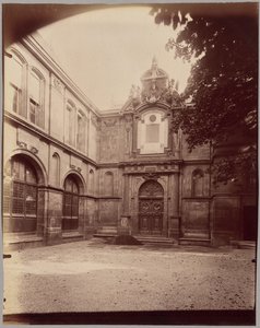 Petit Luxembourg, Gate of the Oratory of Marie de Médicis by Eugène Atget