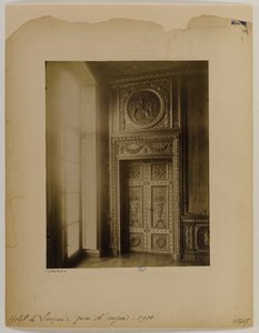 Porte sculptée, intérieur, hôtel Lauzun
