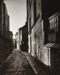 Rue St. Rustique, March 1922 by Eugène Atget