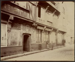 Beauvais, House Rue de la Manufacture