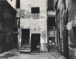Courtyard, 41 rue Broca, Paris, 5th Arrondissement, 1912
