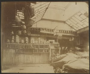 Inn of the Helmet, 5 Rue Pirouette (1st) by Eugène Atget