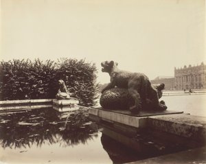 Versailles, Fontaine du Point du Jour, Tiger Subduing a Bear by Houzeau, 1903