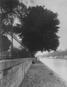 View of Pont des Arts from the Terre-Plein of Pont Neuf, 1911