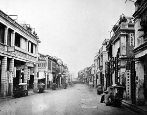 Queens Road, Hong Kong by European Photographer