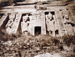 Abou-Sembil, Petit Speos, Partie Centrale de la Facade