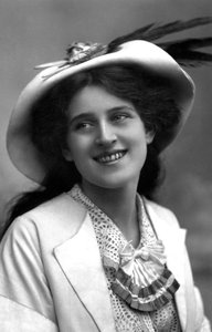 Zena Dare, English Actress, 1908