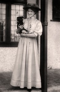 Zena Dare, English actress