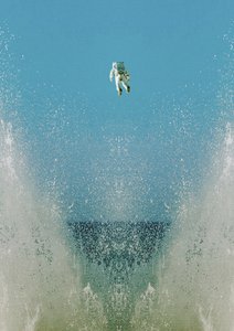 Floating Astronaut Splash by Fran Rodríguez