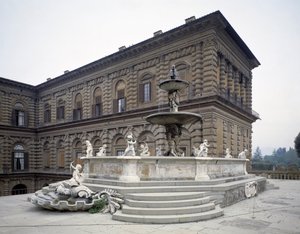 View of the fountain of the artichoke