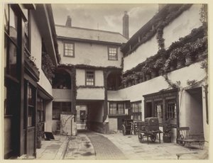 Gloucester, Courtyard of New Inn