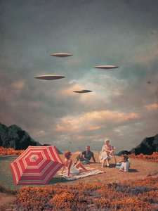 Pretend They Never Came by Frank Moth