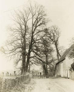 Kelmscott Manor: Road and Entrance