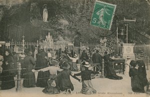 Lourdes, La Grotte Miraculeuse. Postcard sent on 28 March 1913 by French Photographer