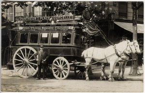The patache (collective horse car) of the Pantheon Place Courcelles line, Paris, with coach and receiver. Postcard beginning 20th century.