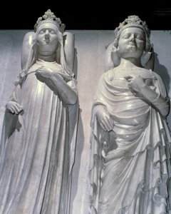 The marble tombs of Queen Joan of Evreux (1307-1371) and King Charles IV Le Bel (1294-1328). It is the same model as that of Maubuisson, made on the order of the queen by Jean de Liege by French School